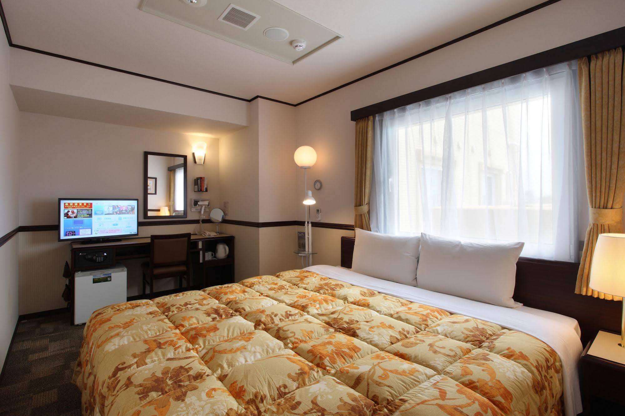 Toyoko Seibu Ikebukuro-sen Higashi-kurume-eki Nishi-guchi 3* 东京